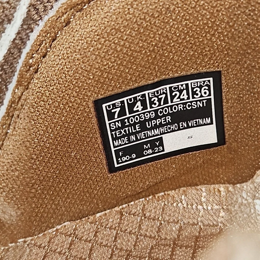 Skechers Brown Slip On Loafers Women's 7‎